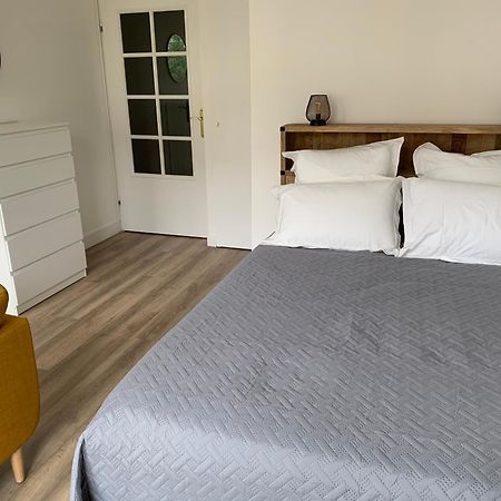 Beautiful Studio Located South Of Paris Bourg-la-Reine Zimmer foto